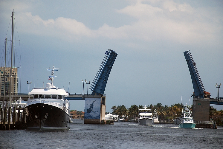 Fort Lauderdale, in navigazione lungo l'intracoastal channel